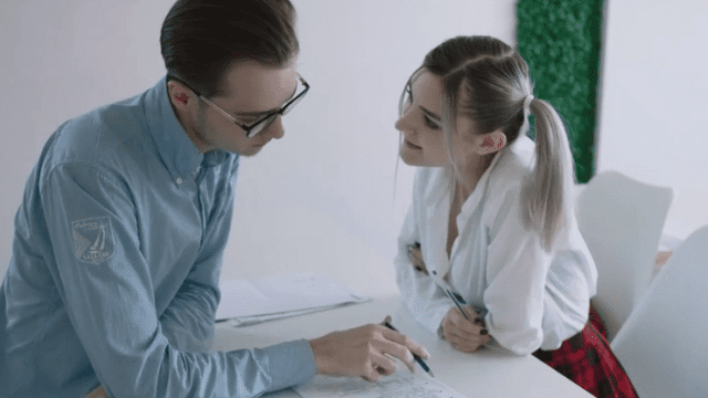 Cô bạn thân xinh đẹp với chiếc lồn dâm - heovl.fr