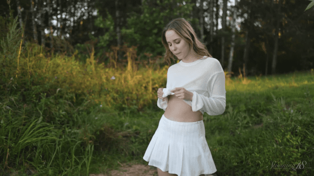 Stunning18 - Alice bên bờ hồ - heovl.fr