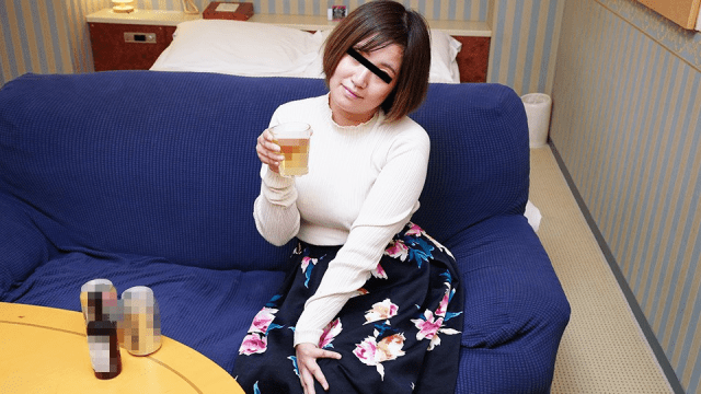 052824_100-Xịt tinh trùng vào bím em gái mong manh - heovl.fr