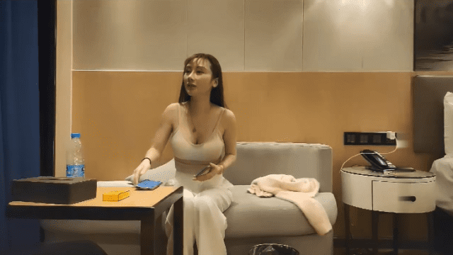 Em gái gọi xinh đẹp, dáng chuẩn - heovl.fr