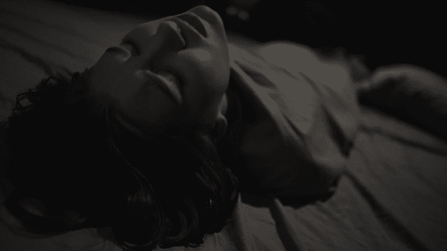 Sung sướng dưới tấm chăn - heovl.fr