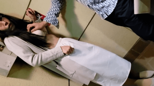 FC2_PPV_4584769 - Cô gái phải lấy thân trả nợ vì bị người tình phản bội - heovl.fr