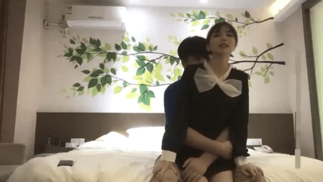 Một cô bé dễ thương với phong cách preppy - heovl.fr