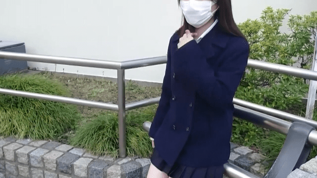 FC2_PPV_4582297 - Em nữ sinh cấp 3 làm tôi không thể kiềm chế - heovl.fr