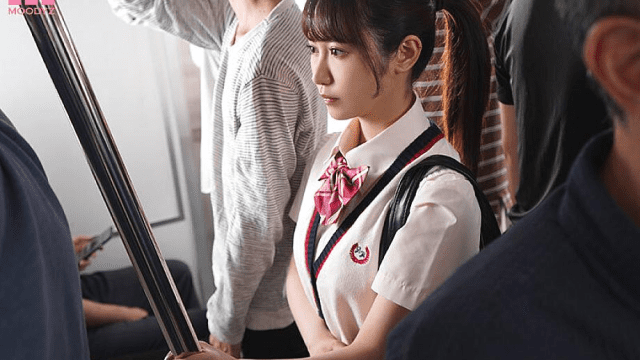 MIDV-599_Em nữ sinh váy ngắn trên tàu điện Ono Rikka - heovl.fr