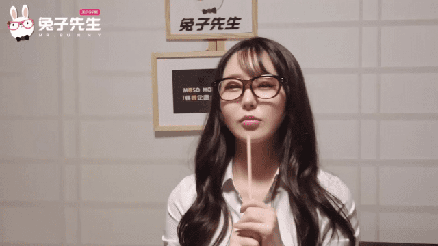 TZ100 - Hiếp dâm tập thể em gái hàng ngon đêm giao thừa - heovl.fr