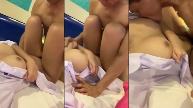 Bé nữ sinh vú to trong áo đồng phục trường được anh gymer chịch sướng em còn tự quay phim - heovl.fr