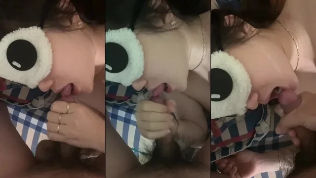 Bé nữ sinh đang bú cu sướng thì anh bất ngờ xuất tinh đầy miệng em bắt nuốt